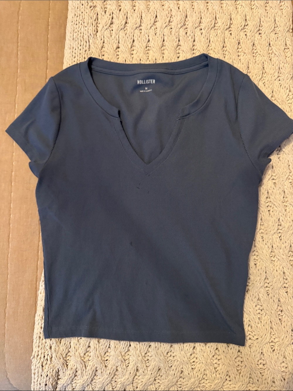 Hollister Women's Slate Blue V-Neck Ribbed Short Sleeve Tee